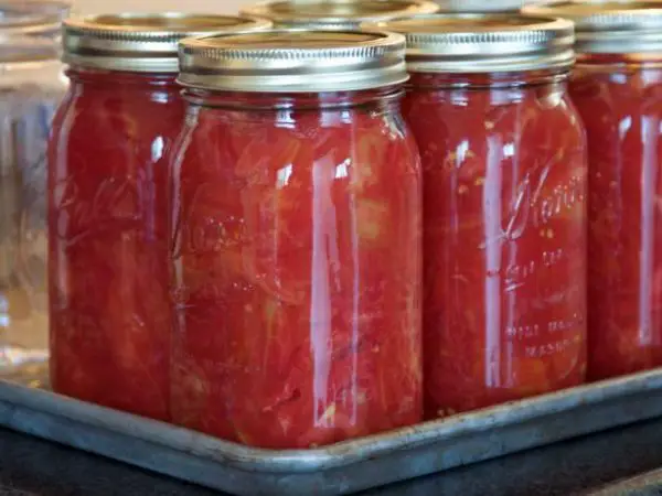 Canning Tomato Sauce - Featuring Gina 