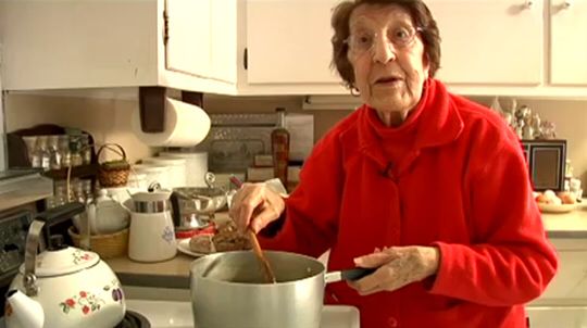 Peppers & Eggs (Part 1) - Great Depression Cooking with Clara -  everybodylovesitalian.com
